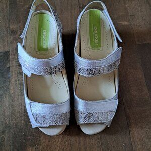 Drucker sandals made in Spain grey silver rubber sole, size 6 us
